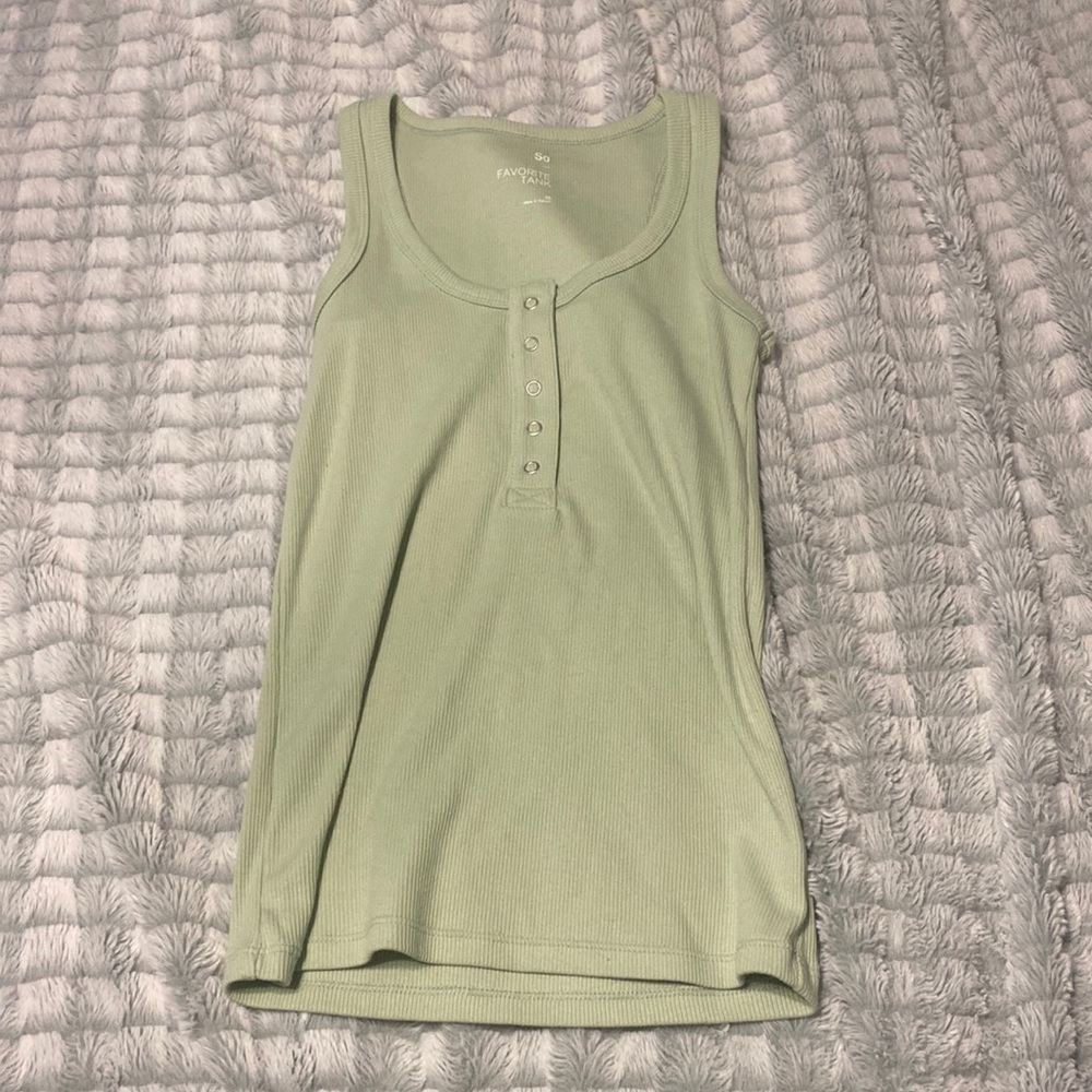 Light green tanktop